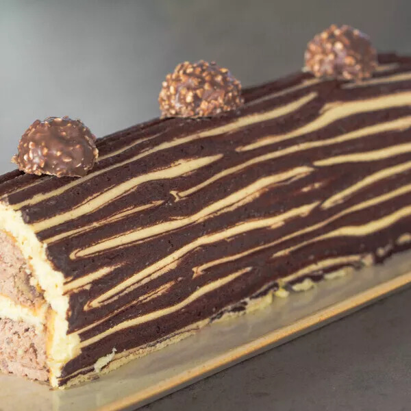 Bûche choco praliné Ferrero® Rochers (ganache montée + généreuse)