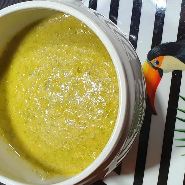 Velouté de fanes de radis et légumes