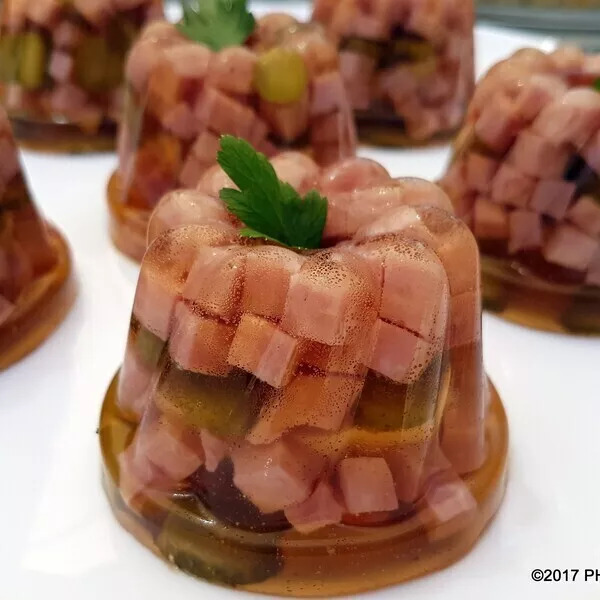 Aspic d'oeufs en gelée