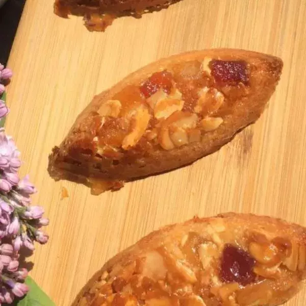 Moelleux aux amandes sur fond croustillant