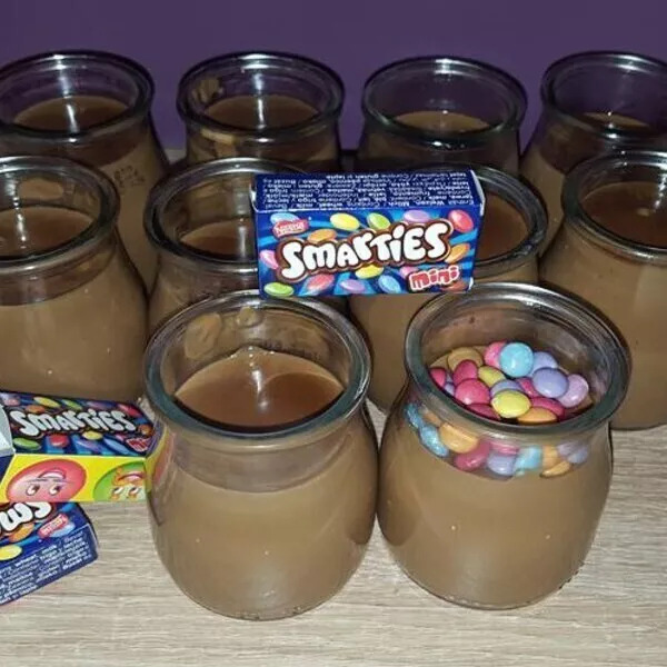 Danette au chocolat avec smarties