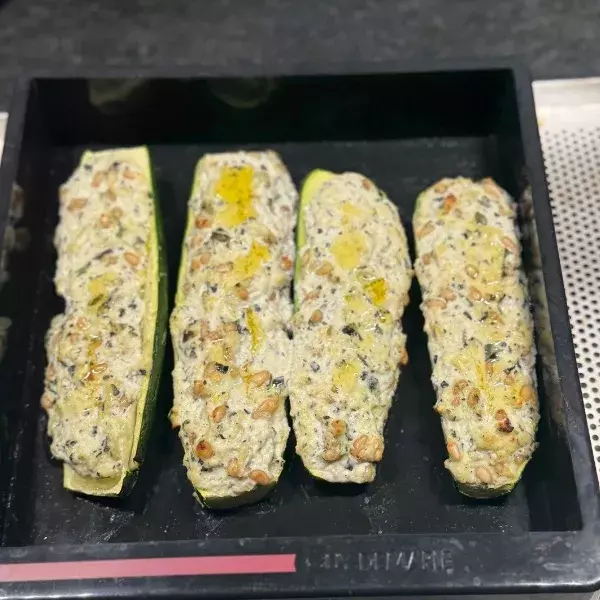 Courgettes farcies au brocciu