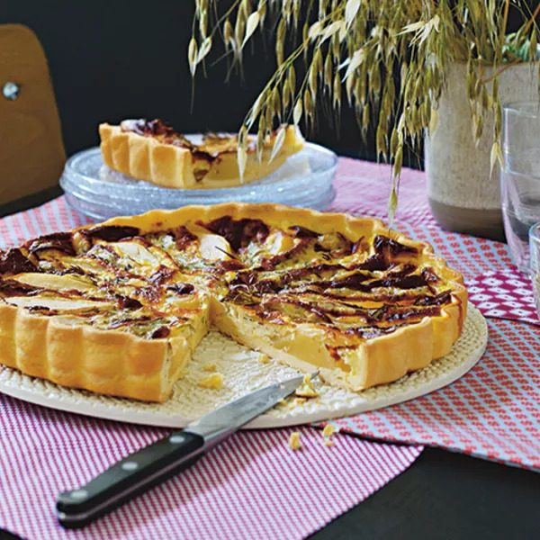 Tarte à la poire, au chèvre frais et à la fourme d'Ambert