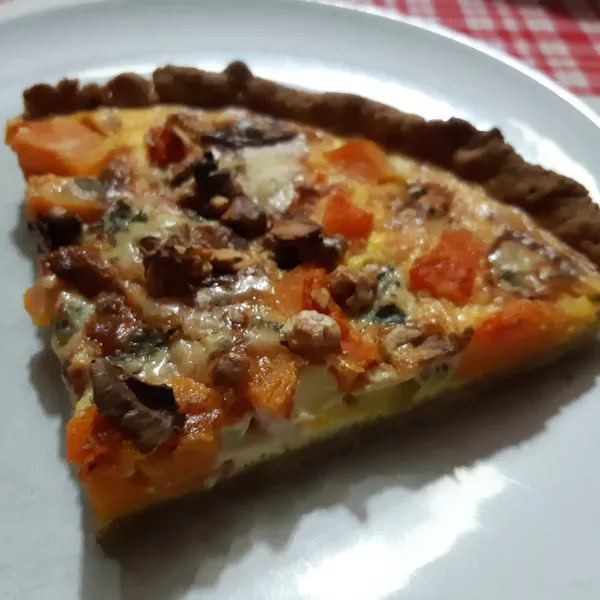 TARTE A LA BUTTERNUT, FOURME D'AMBERT ET NOIX