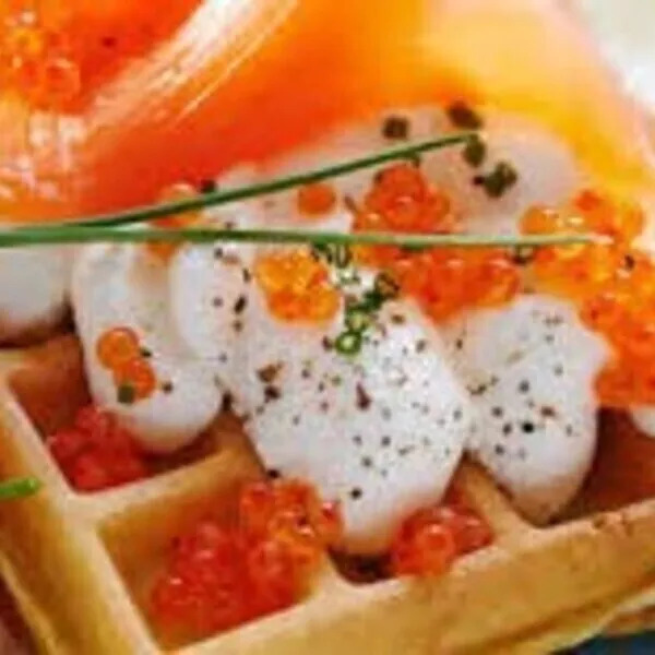 Gaufre moelleuse aux courgettes et saumon fumé