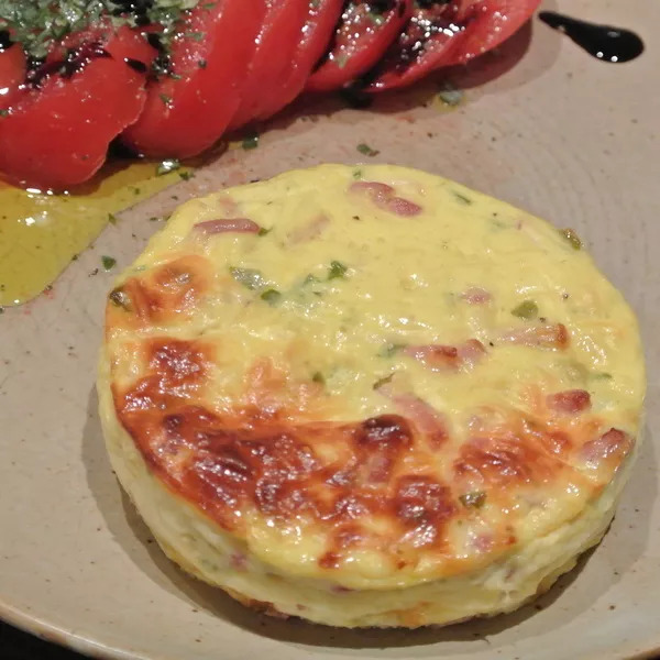 Tartelettes soufflées aux lardons et au fromage