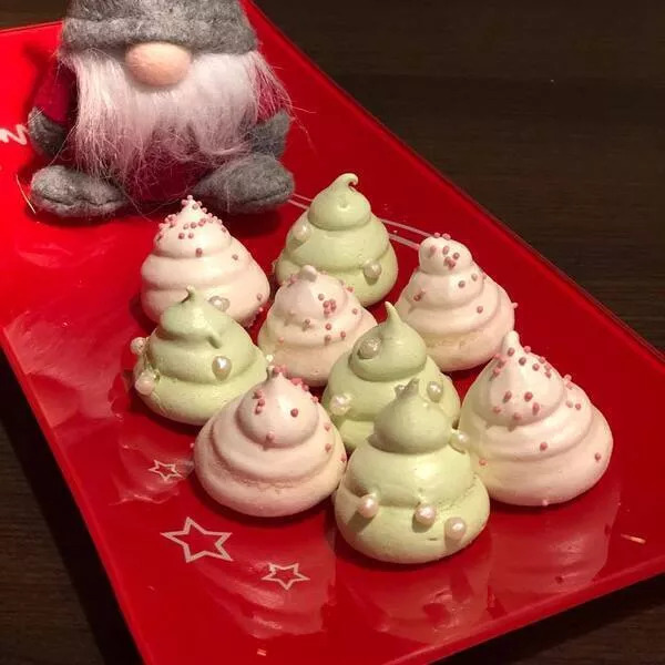 Sapins de Noël en meringue