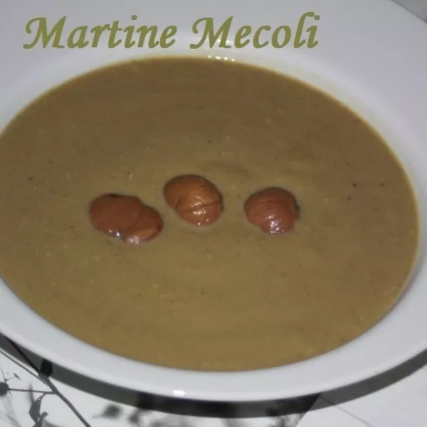 Soupe au chou vert et aux châtaignes 