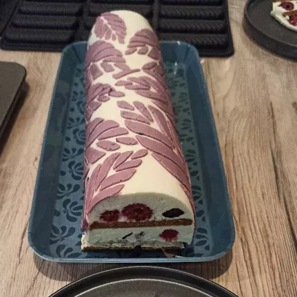 Bûche Chocolat blanc framboise spéculoos simplissime