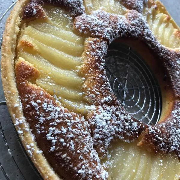 Tarte couronne Amandine aux poires