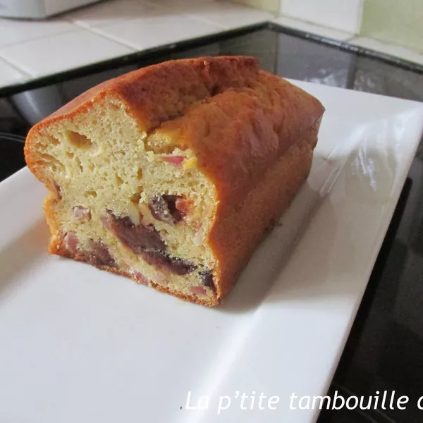 Cake aux lardons et aux pruneaux