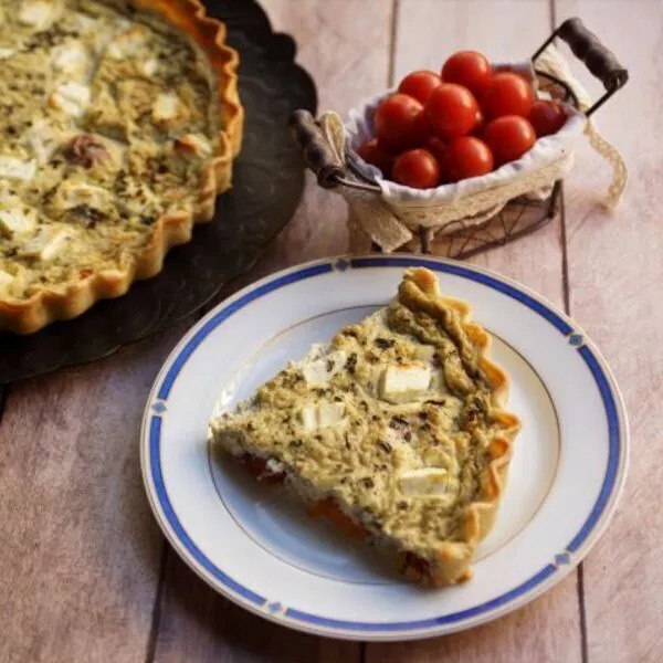 Quiche au tofu soyeux, tomates cerises et fêta