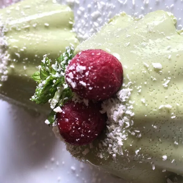 Panna cotta saveur coco et thé matcha