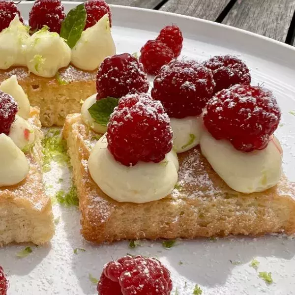 Biscuits lemon curd et framboises - Chez Nanou