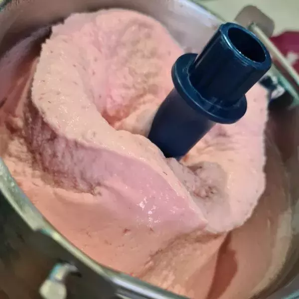 Glace à l'italienne à la fraise