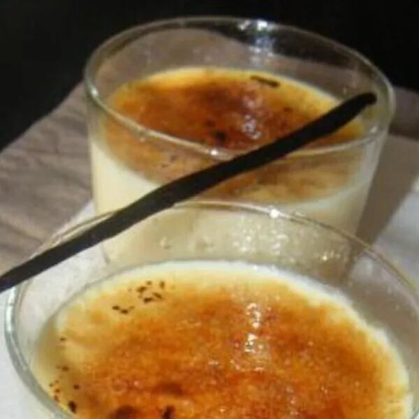 Crème à la vanille et au nougat façon crème brulée