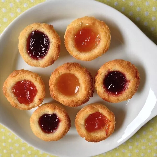 Petits fours à la confiture