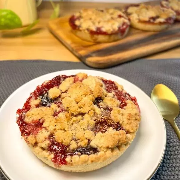 Tartelettes crumble figues fraises noisette