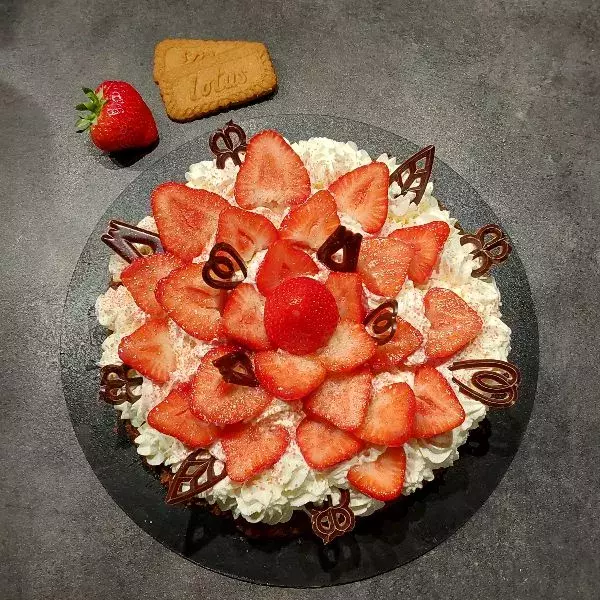 TARTE AUX FRAISES À LA CRÈME 