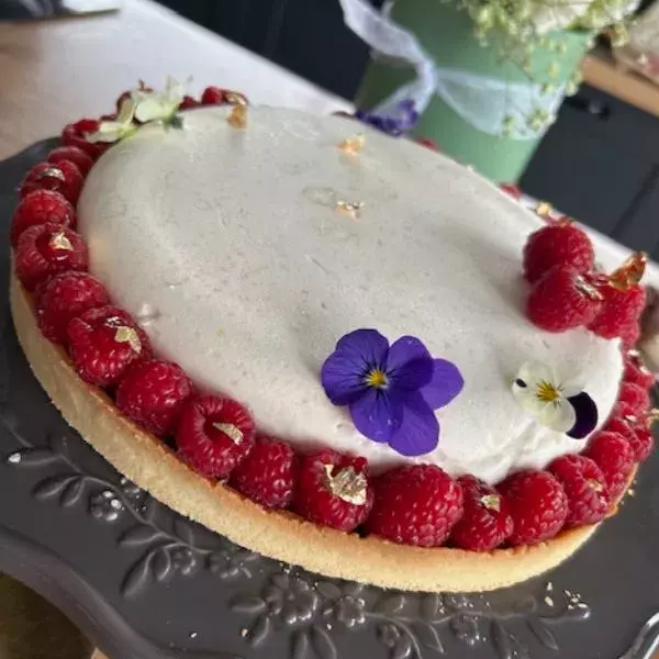 Tarte entremet framboises et nougat 