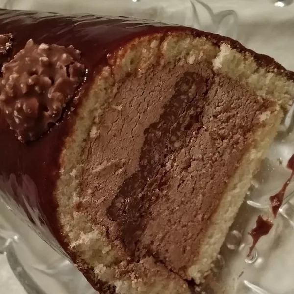 Bûche aux Ferrero Rochers