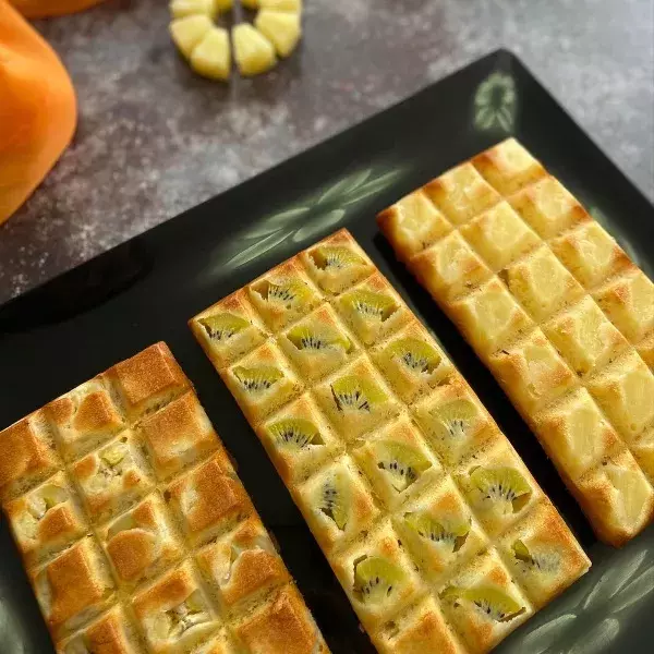 Gâteau renversé à l'ananas, au kiwi et à la banane