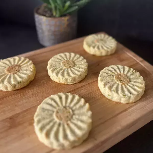 Fleurs de d’asperges et de parmesan