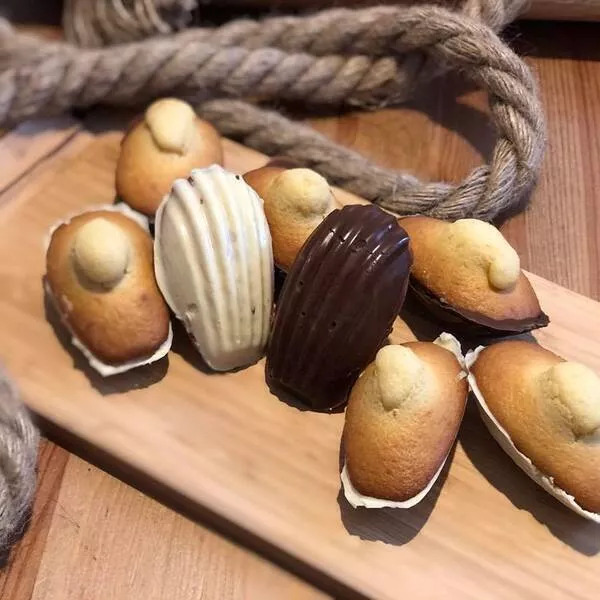 Madeleines coque en chocolat 