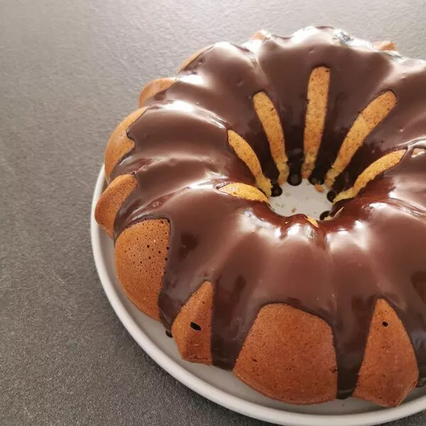 Gâteau au yaourt coulis chocolat