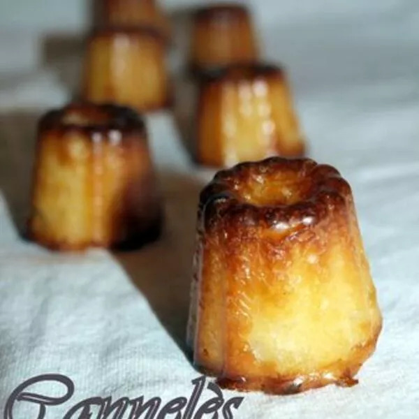 Cannelés à la violette 