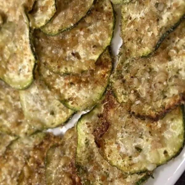 Chips de courgettes au parmesan 