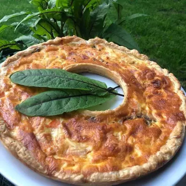 Tarte saumon ricotta et feuilles de betterave