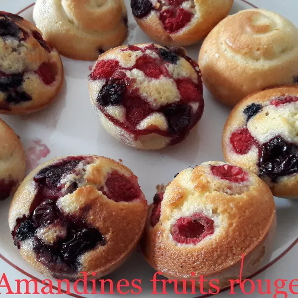 Amandines aux fruits rouges