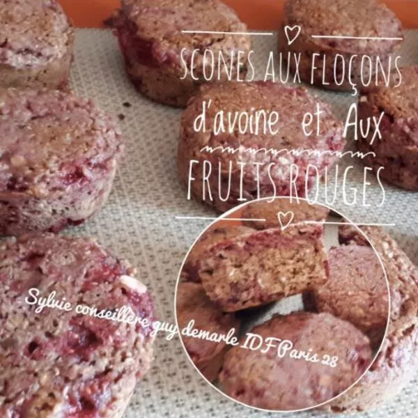 Scones aux flocons d'avoine et aux fruits rouges