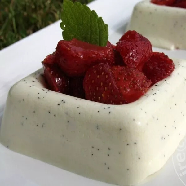 Panna Cotta vanille et coulis de fruits rouges