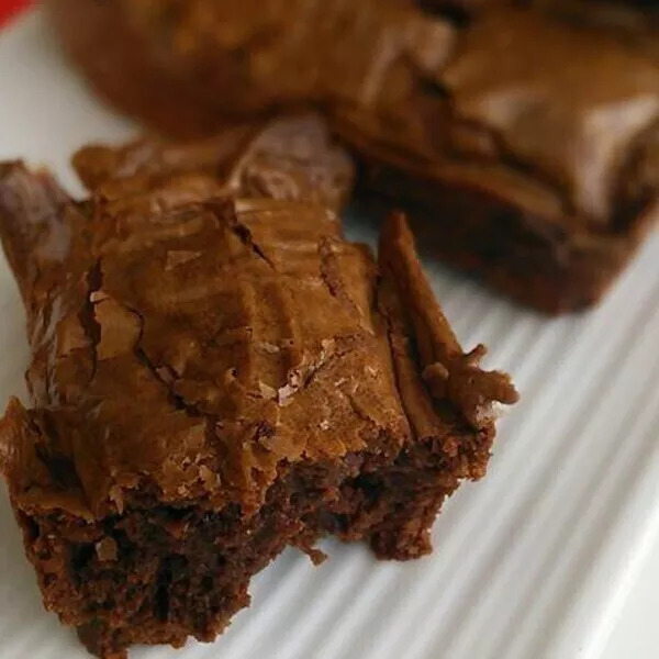 BROWNIE SANS GLUTEN AUX NOISETTES  ET SESAME