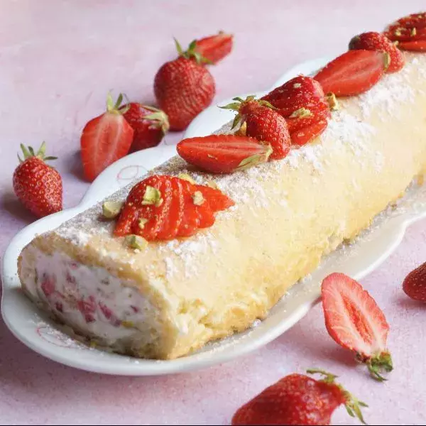 Gâteau roulé aux fraises