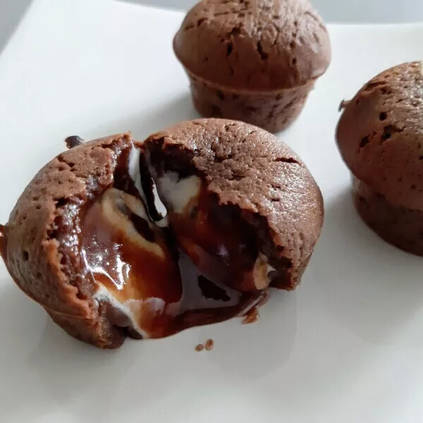 Soufflés coulants au chocolat/chocolat blanc