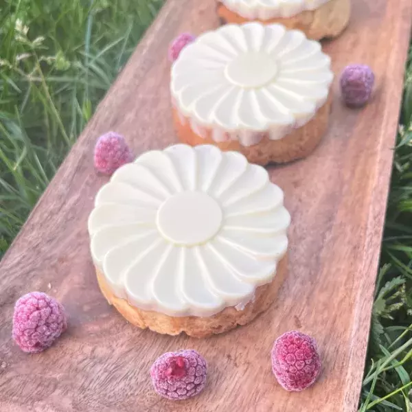 FLOWER COOKIES CHOC BLANC FRAMBOISES