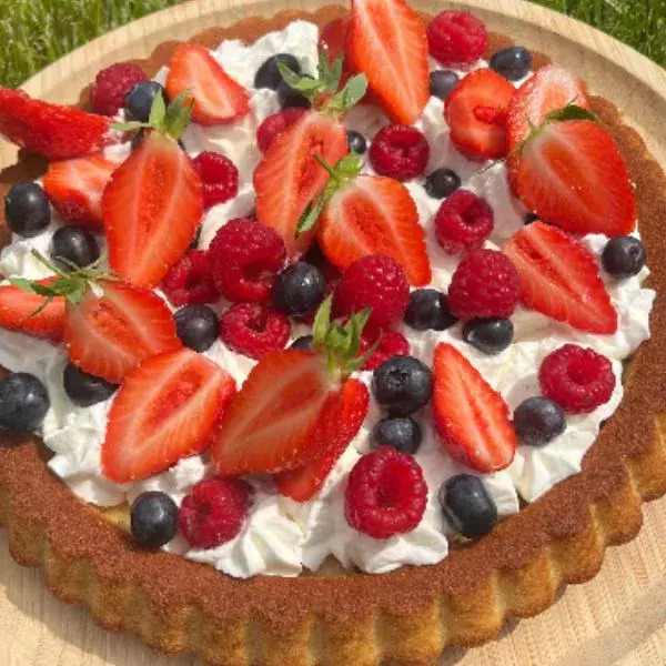 Tarte aux fruits rouges renversée 