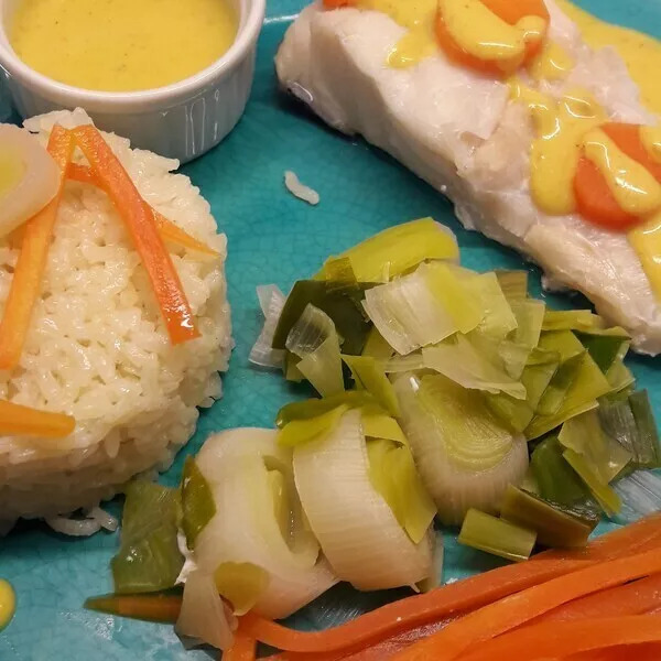 Paves de saumon ou cabillaud aux légumes vapeurs/riz et sauces épicée