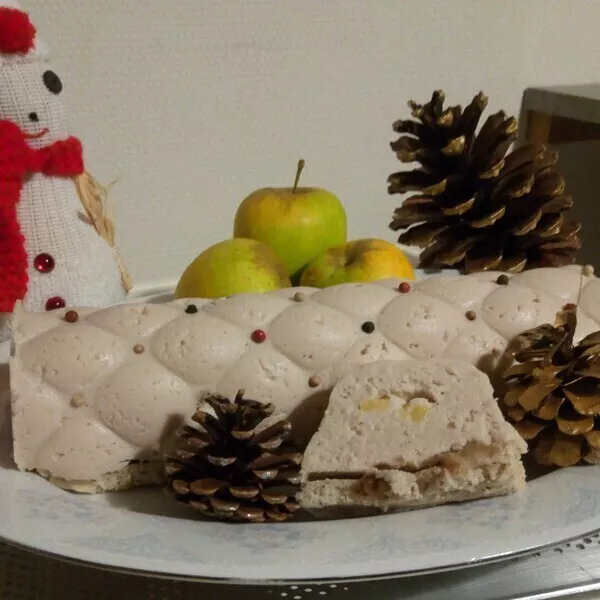 Bûche Sucré/Salé : Boudin blanc fourré aux pommes sur lit de champignons dacquoise noisette