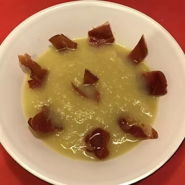 Soupe de poireaux et chips de jambon de Parme