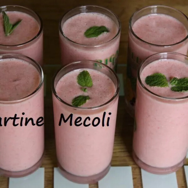 Smoothie aux fraises et à la menthe