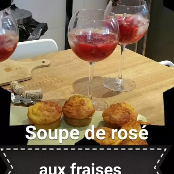 Soupe de rosé aux fraises