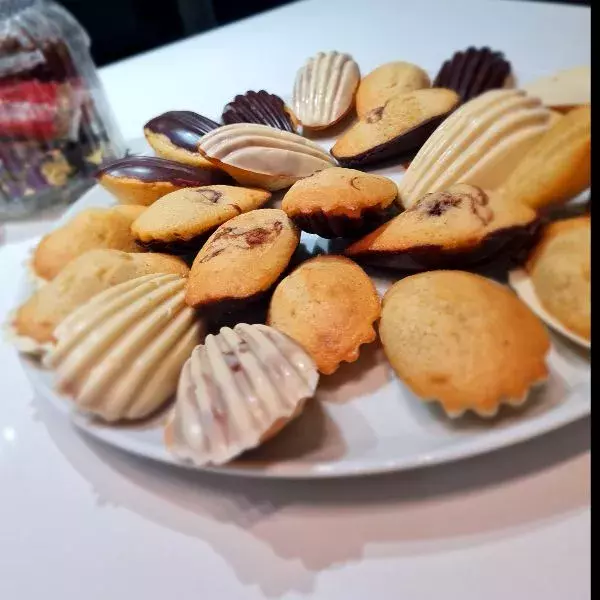 Madeleine fleur doranger et coeur de nutella coque chocolat