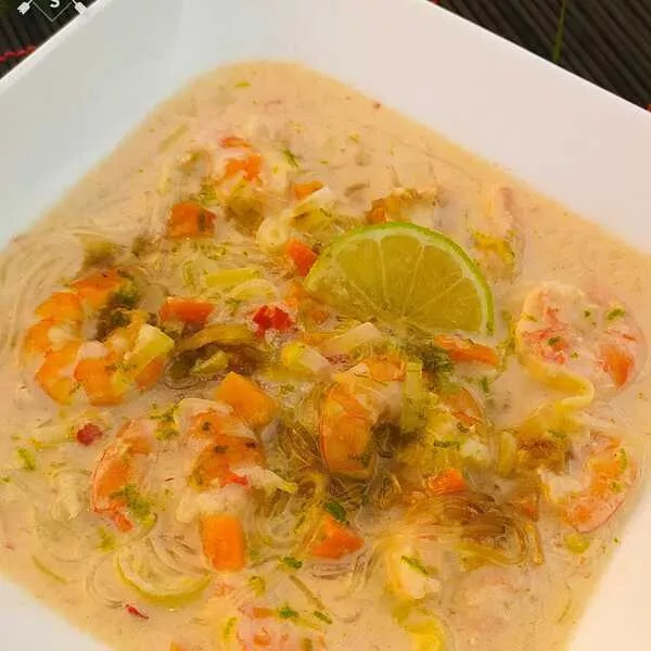 Soupe de crevettes et lait de coco