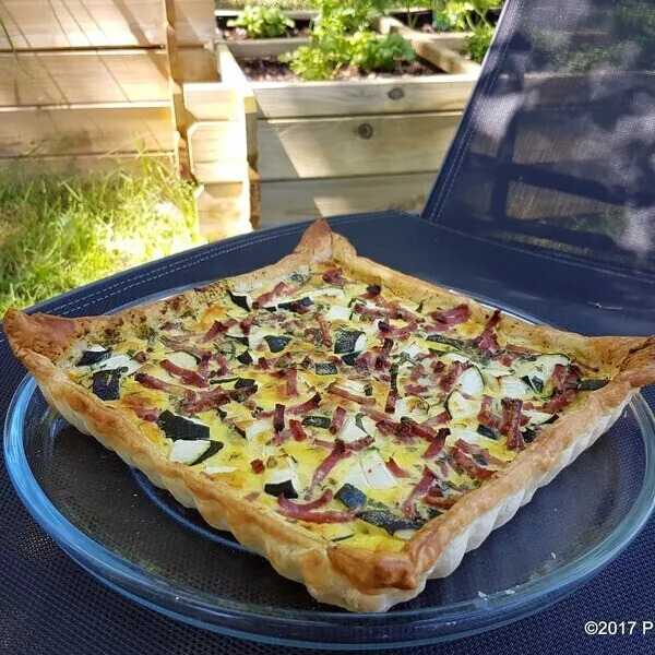 Quiche aux courgettes et au bacon au pesto