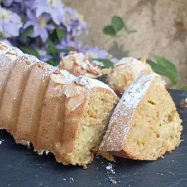 Gâteau rapide pomme, cannelle et rhum.