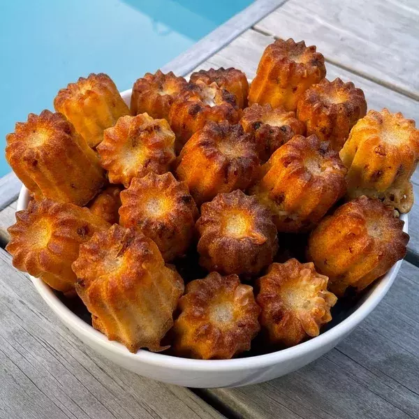 Mini-cannelés au chorizo